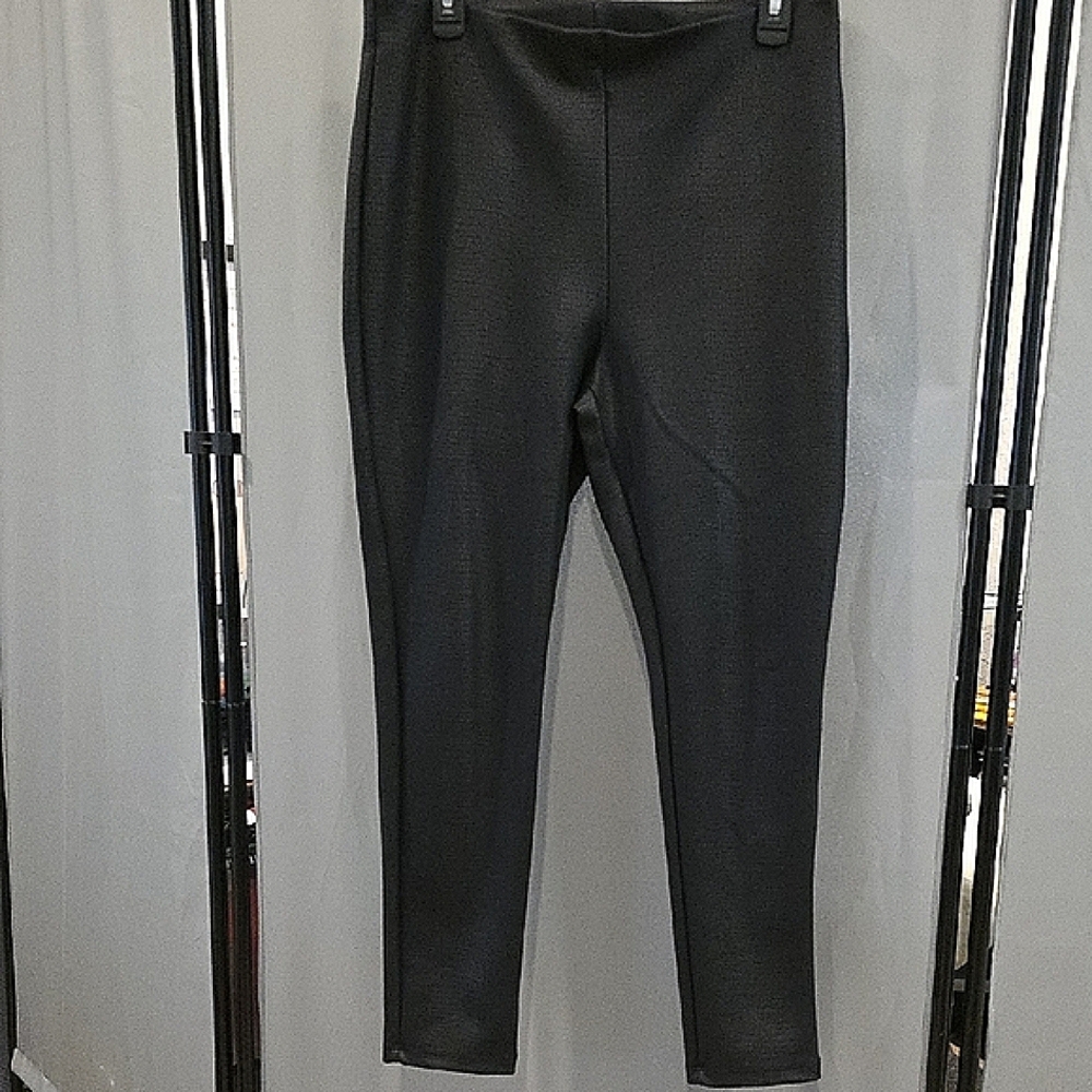 Black Mid-Waisted Leggings